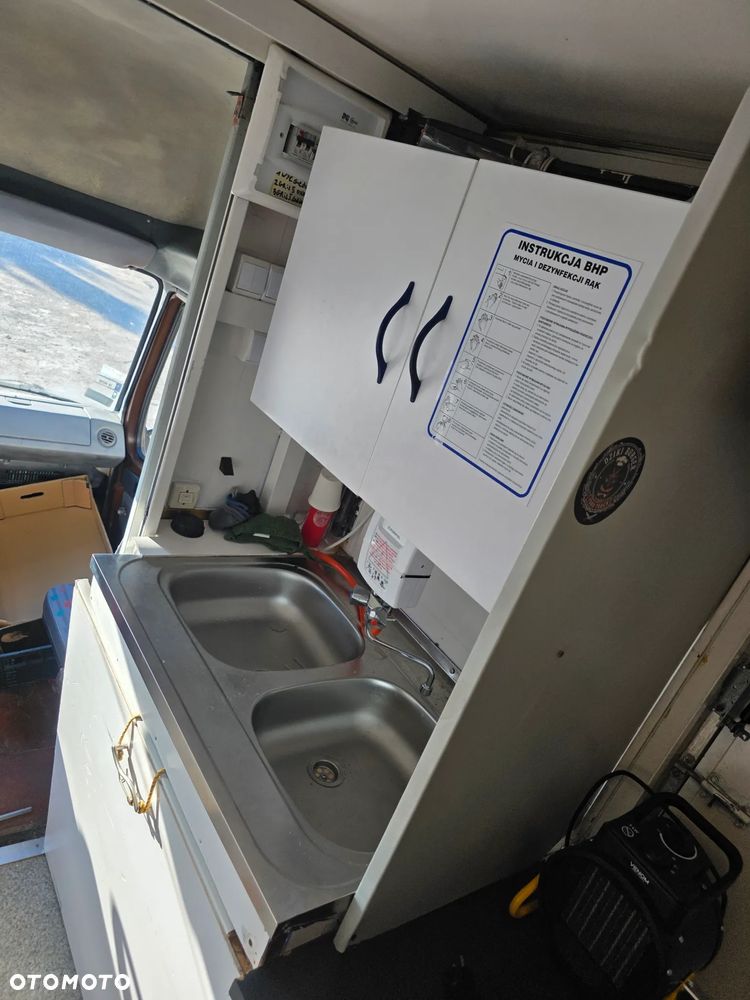 Mercedes-Benz 308 - 9