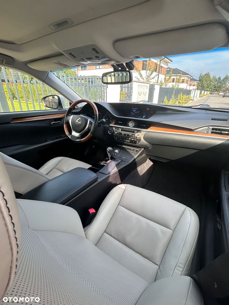 Lexus ES - 15