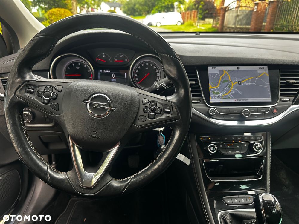 Opel Astra 1.4 Turbo Innovation - 11