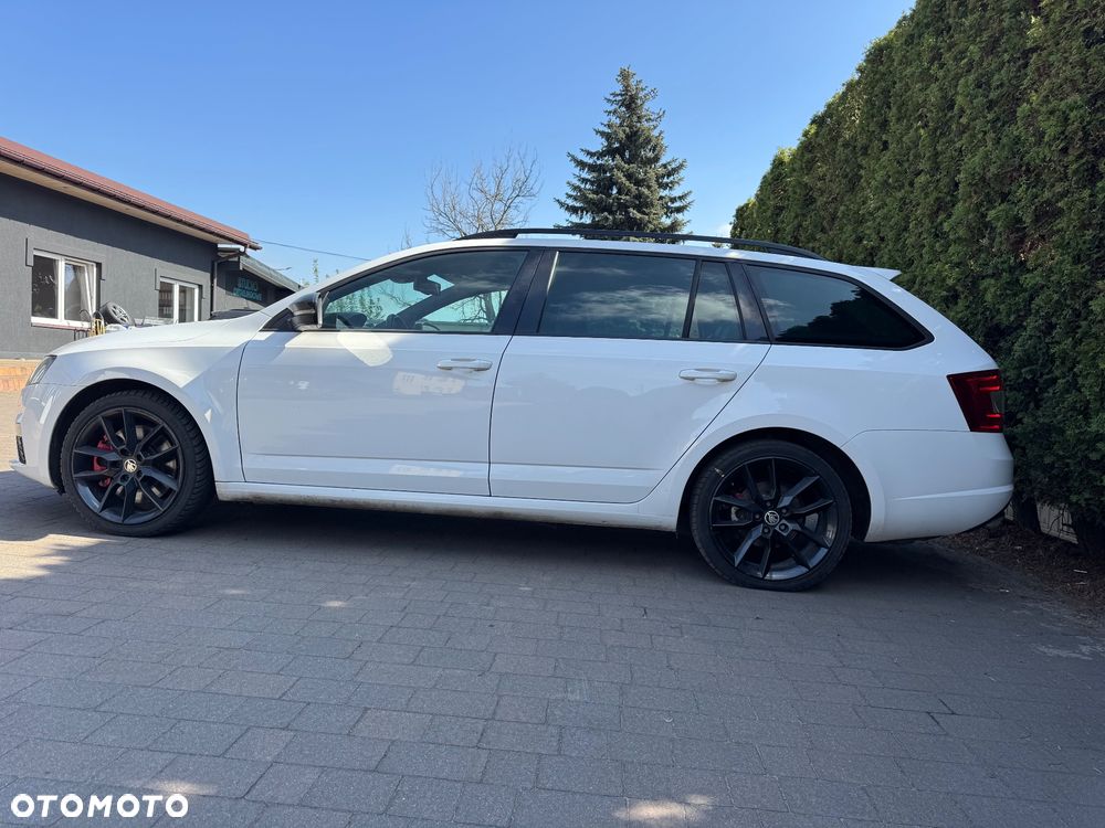 Skoda Octavia 2.0 TDI DSG RS - 9