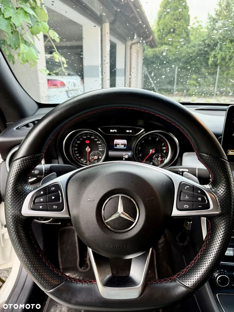Mercedes-Benz CLA 200 7G-DCT AMG Line - 11