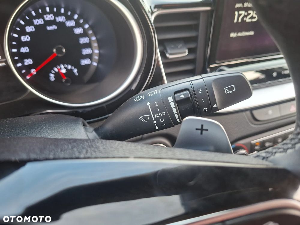 Kia Ceed 1.5 T-GDI Business Line DCT - 17