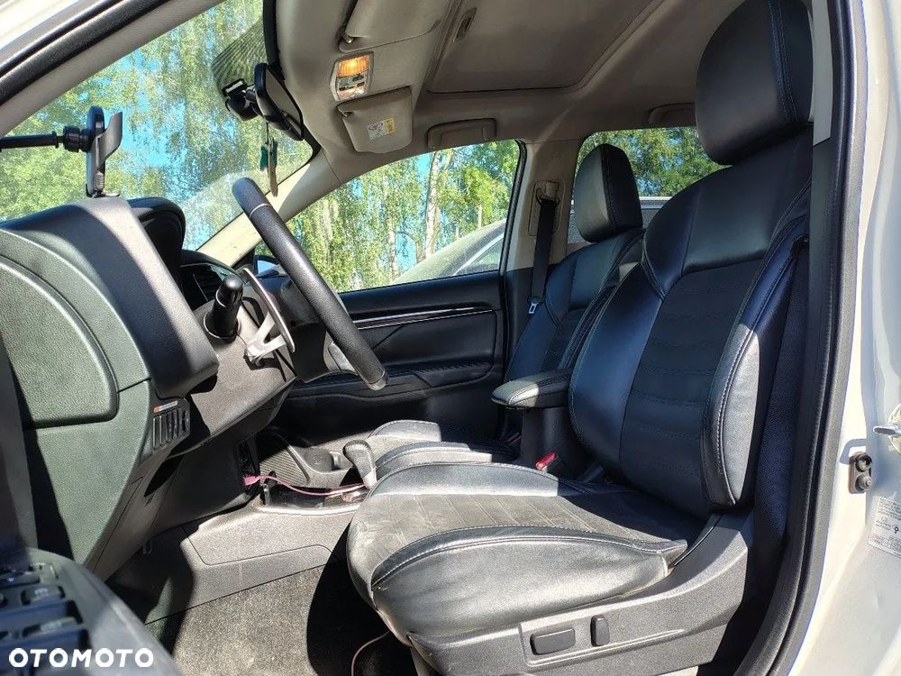 Mitsubishi Outlander - 6