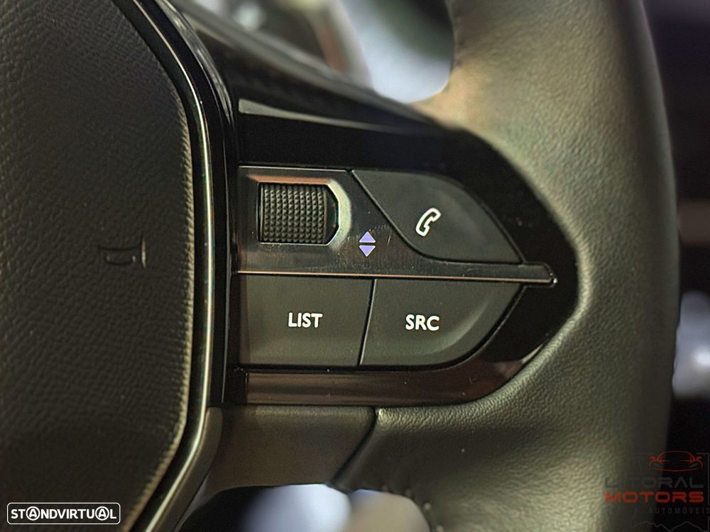 Peugeot 2008 PureTech 130 EAT8 Allure - 25