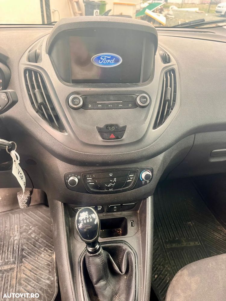 Ford Transit Connect - 9