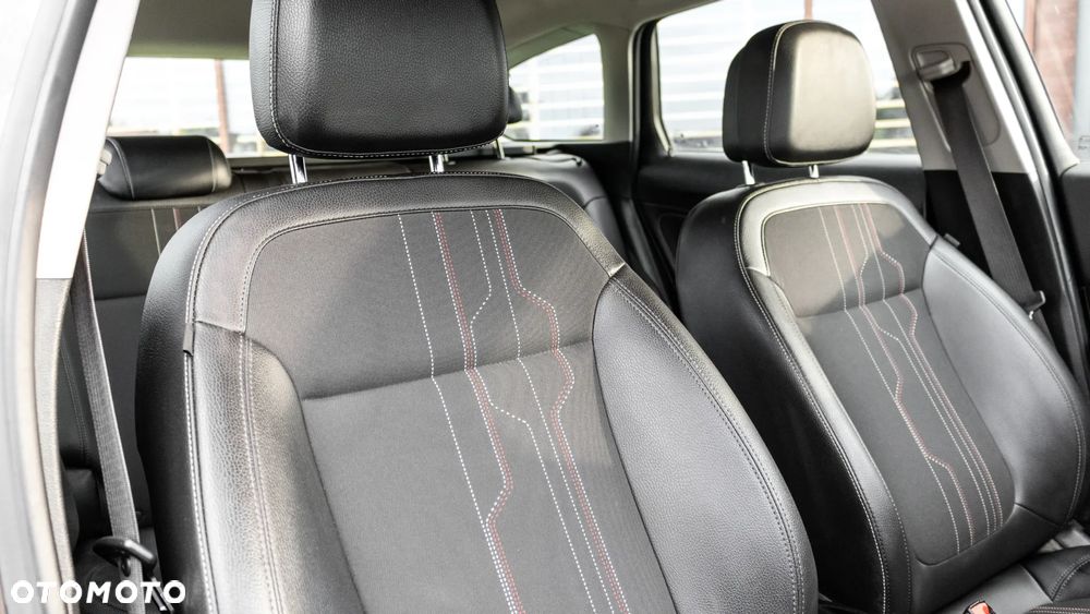 Opel Astra IV 1.4 T Cosmo EU6 - 25