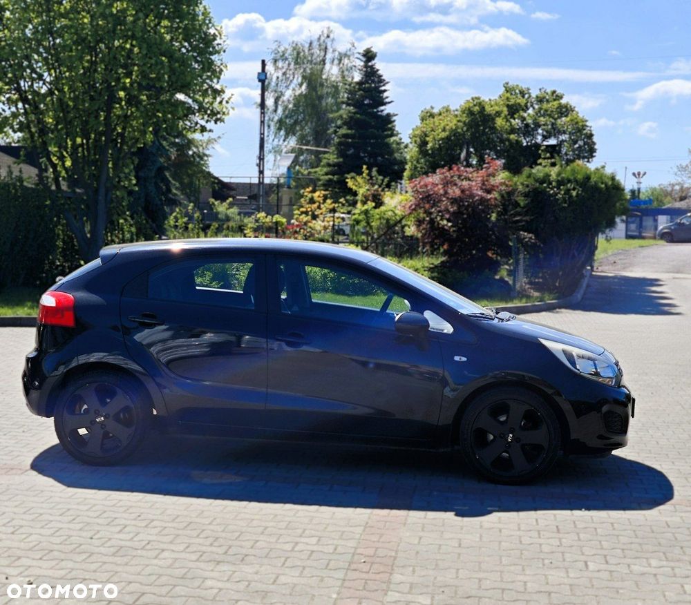 Kia Rio - 8