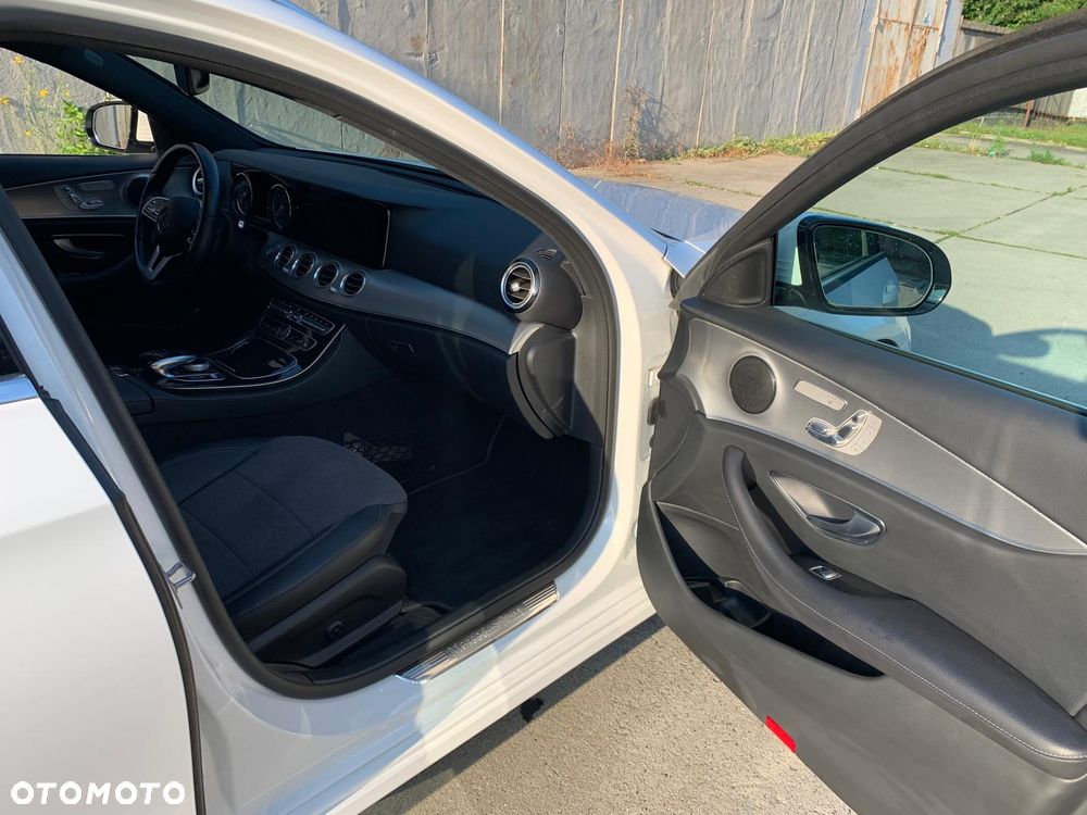 Mercedes-Benz Klasa E 300 de 9G-TRONIC - 9
