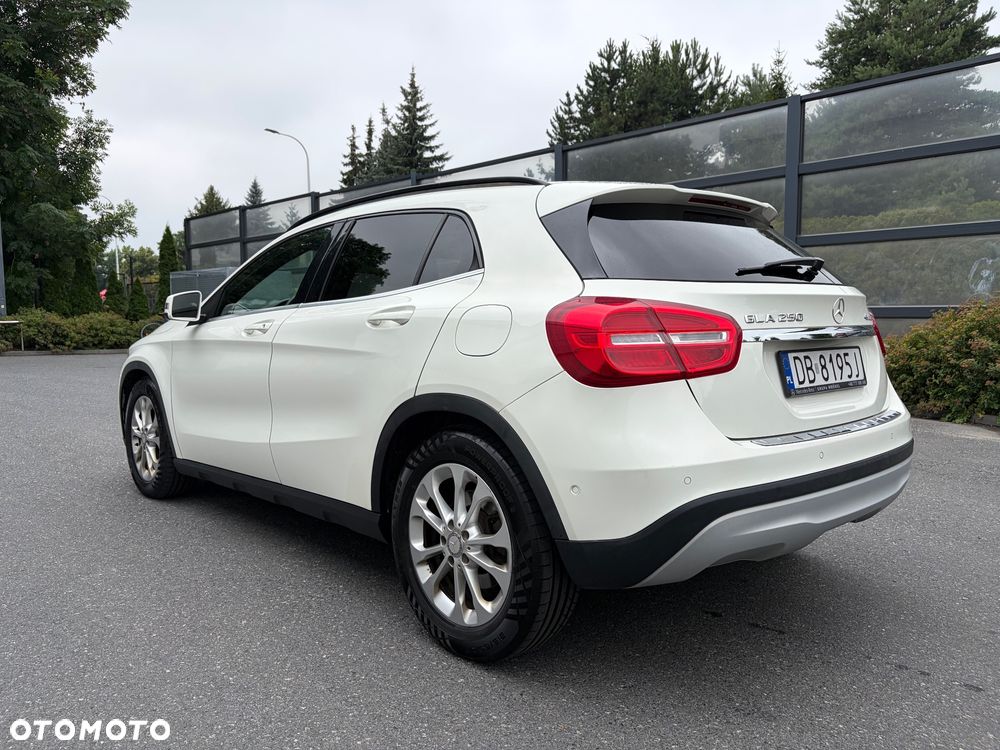 Mercedes-Benz GLA 250 4-Matic - 8