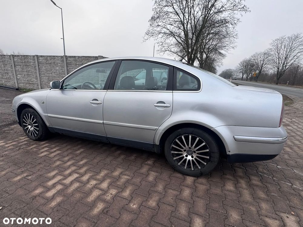 Volkswagen Passat 1.9 TDI Highline - 7
