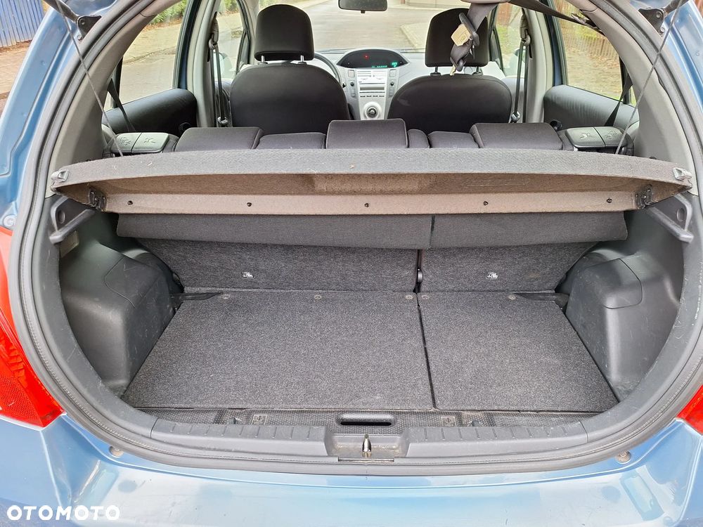 Toyota Yaris 1.0 Terra - 11