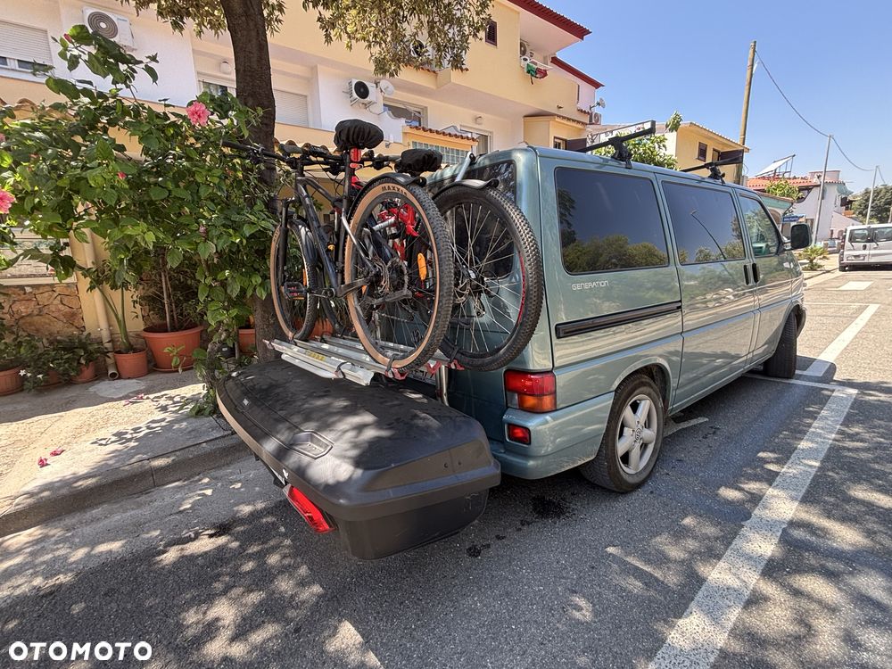 Volkswagen Multivan - 2