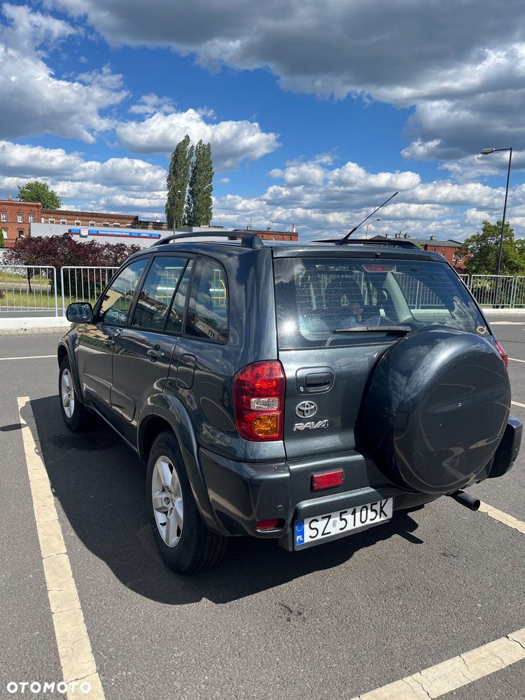 Toyota RAV4 D-4D 4x4 - 3
