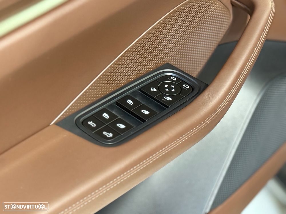 Porsche Macan Electric 4 - 27