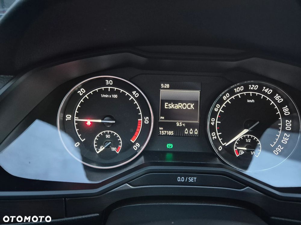 Skoda Superb 2.0 TDI Premium Edition - 24