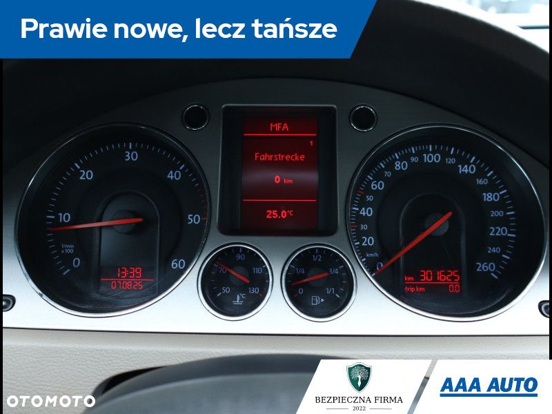 Volkswagen Passat - 12
