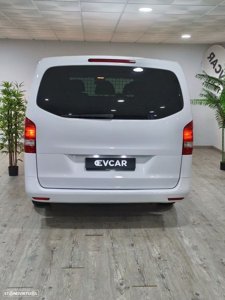 Mercedes-Benz Vito 114CDI AUTO 6LUGARES - 22