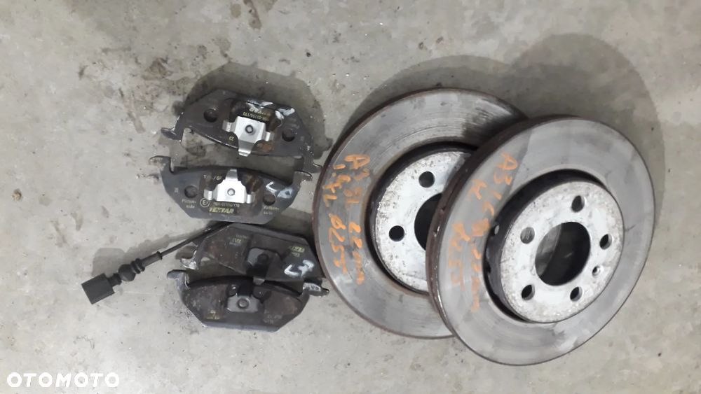 tarcze klocki hamulcowe przód 256mm textar  A3 8L 1.6 lift - 1