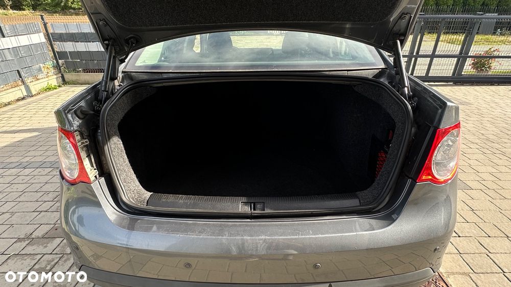 Volkswagen Jetta 1.9 TDI Trendline - 25