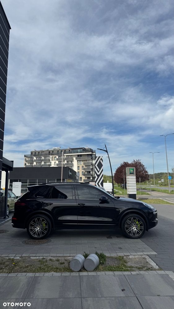Porsche Cayenne S E-Hybrid - 8