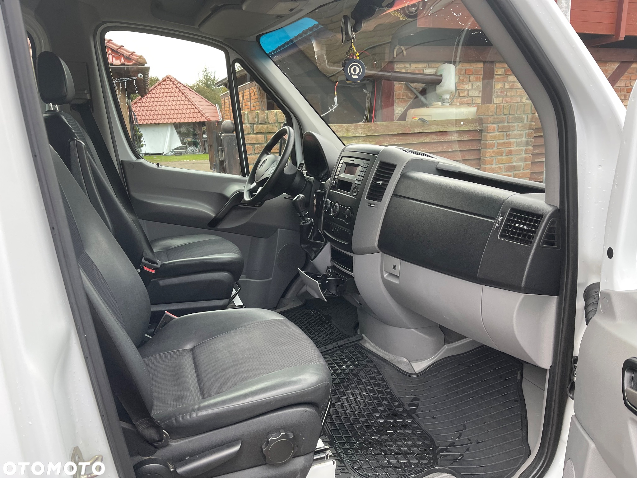 Mercedes-Benz Sprinter - 4