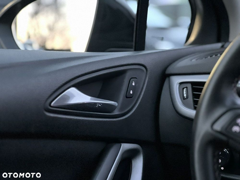 Opel Astra 1.6 CDTI Dynamic S&S - 27