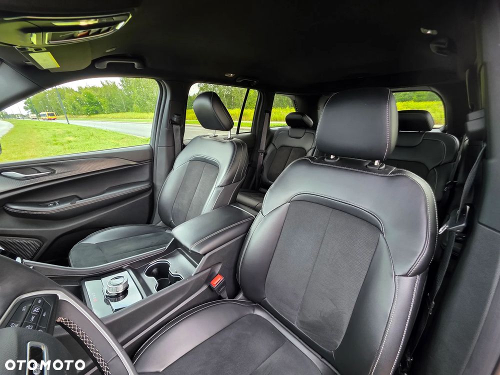 Jeep Grand Cherokee - 25