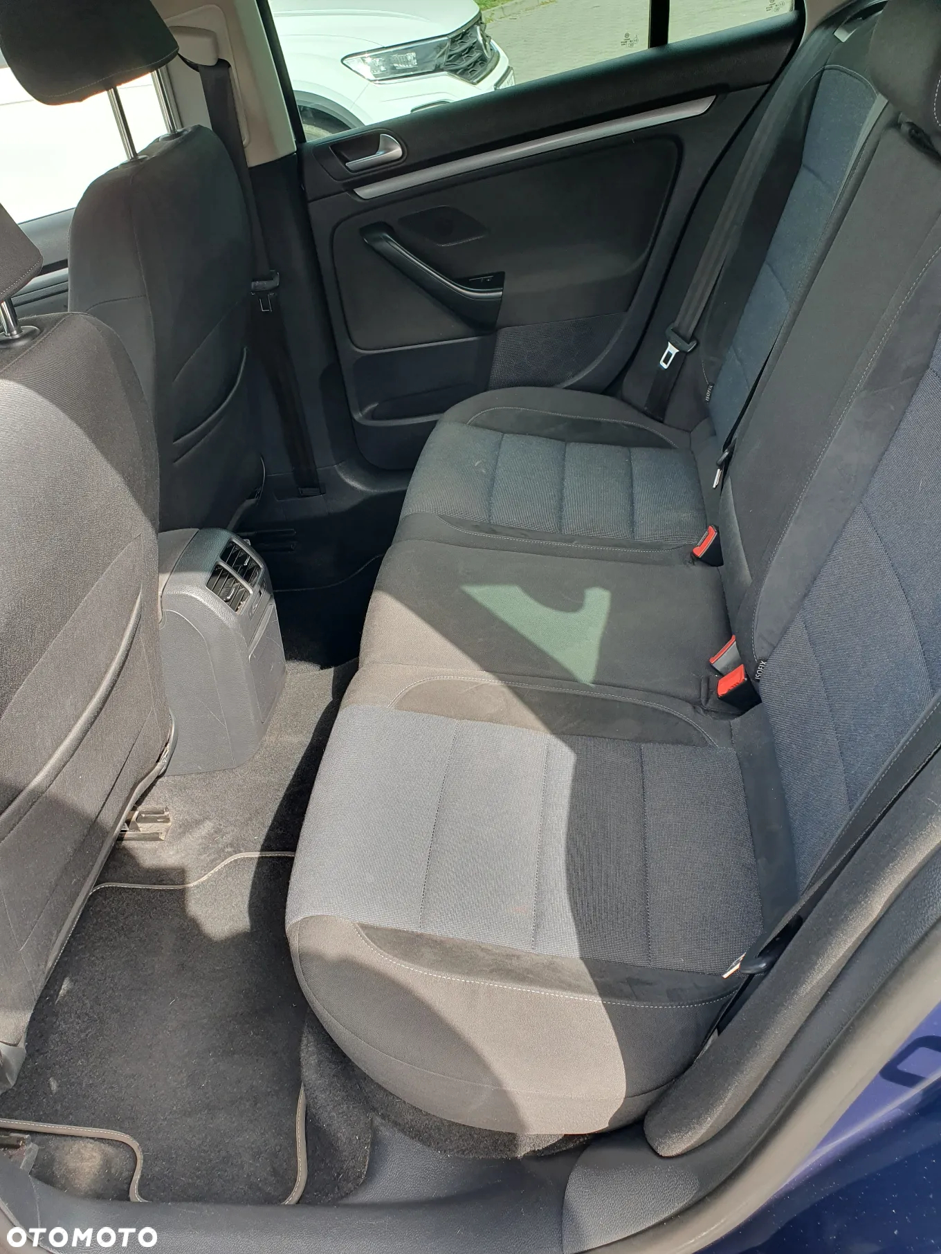 Volkswagen Golf Variant 2.0 TDI DPF Style - 27