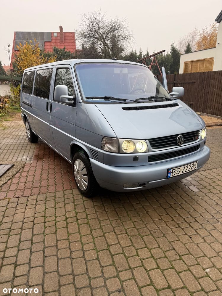 Volkswagen Caravelle - 1