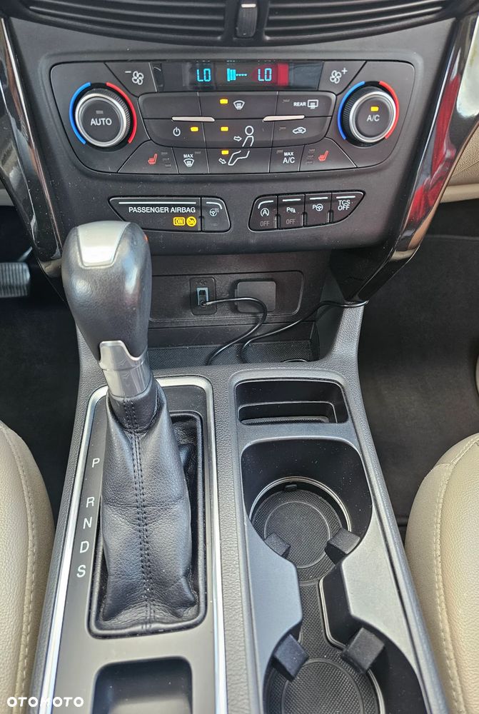 Ford Escape 2.0 EcoBoost AWD Titanium - 23