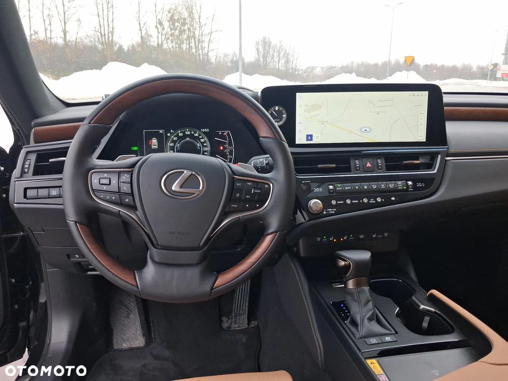 Lexus ES 300h Prestige - 28