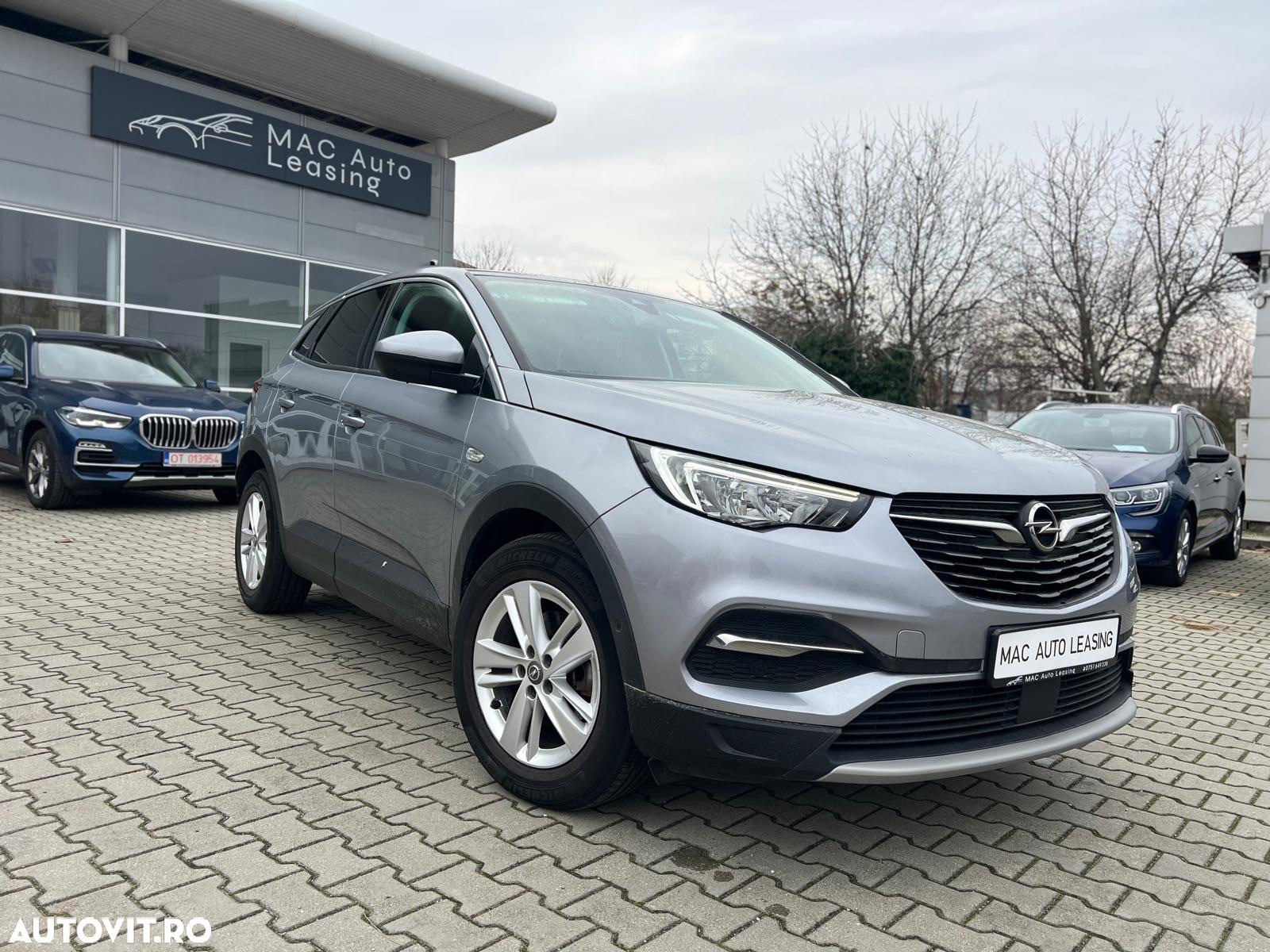 Opel Grandland X 1.2 Start/Stop Business Edition - 4