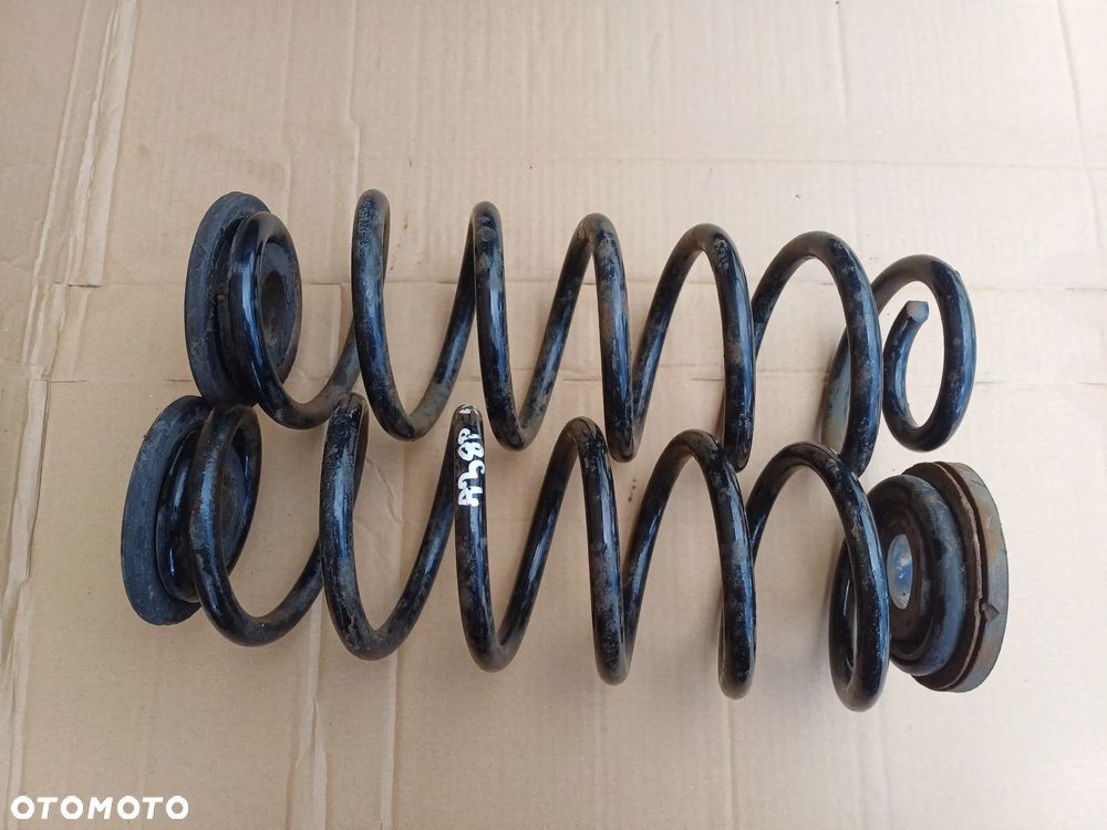 Audi A3 8P Sportback sprężyny tył komplet - 4