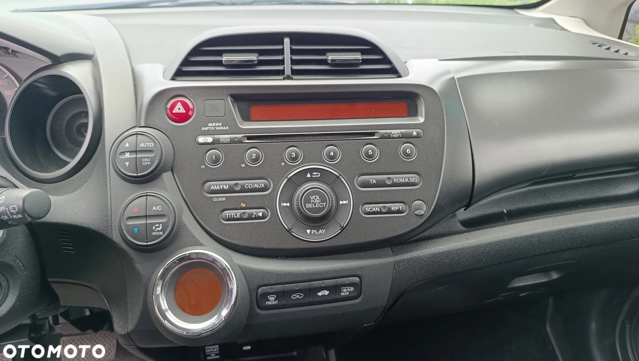 Honda Jazz 1.4 Elegance CVT - 14