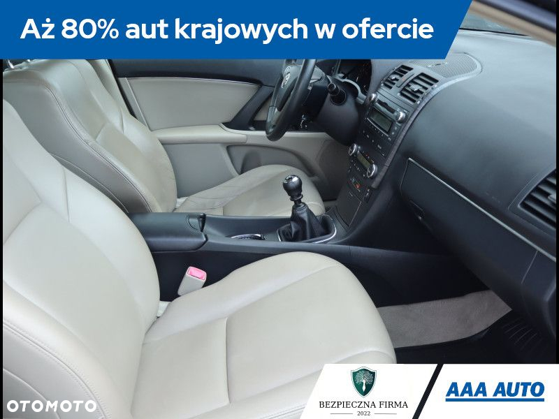 Toyota Avensis - 10