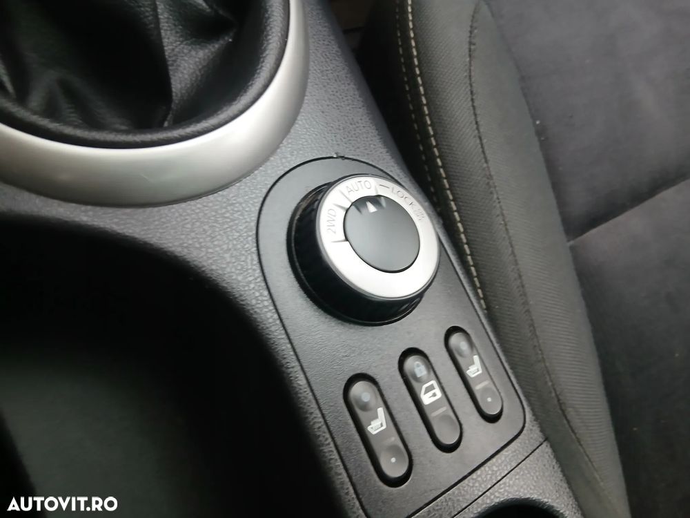 Nissan Qashqai 1.6 dCi DPF 4x4 Start/Stop acenta - 10