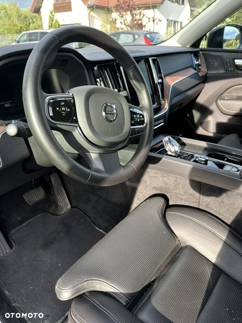 Volvo XC 60 B4 B Plus Dark - 9