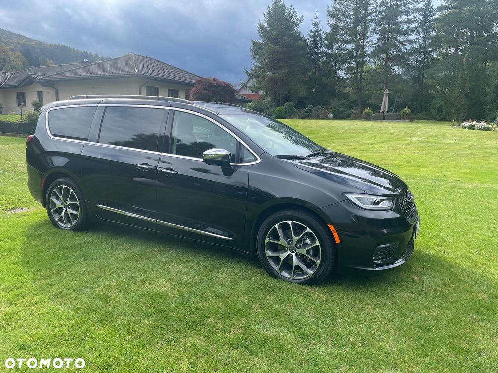 Chrysler Pacifica - 4