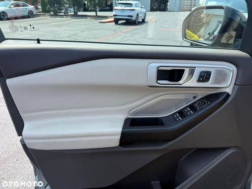 Ford Explorer EcoBoost Plug-in Hybrid ST-LINE - 13