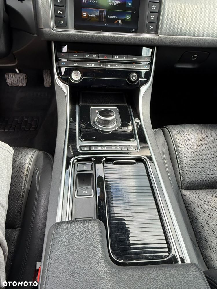 Jaguar XF 2.0 i4D AWD Prestige - 21