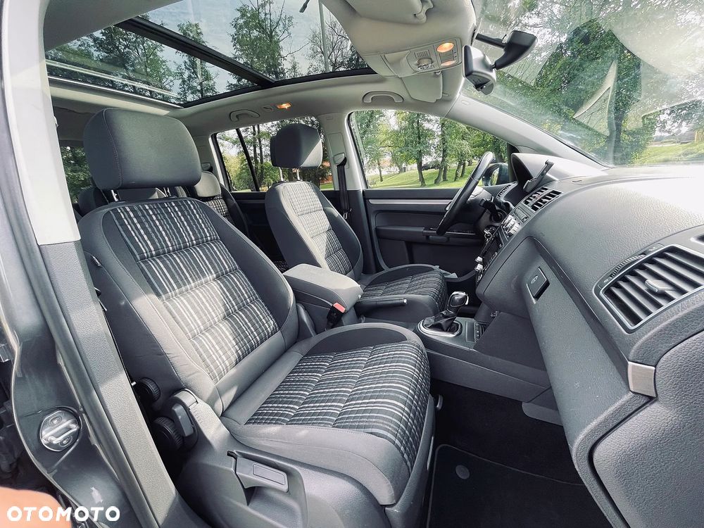 Volkswagen Touran 1.4 TSI DSG Cross - 23