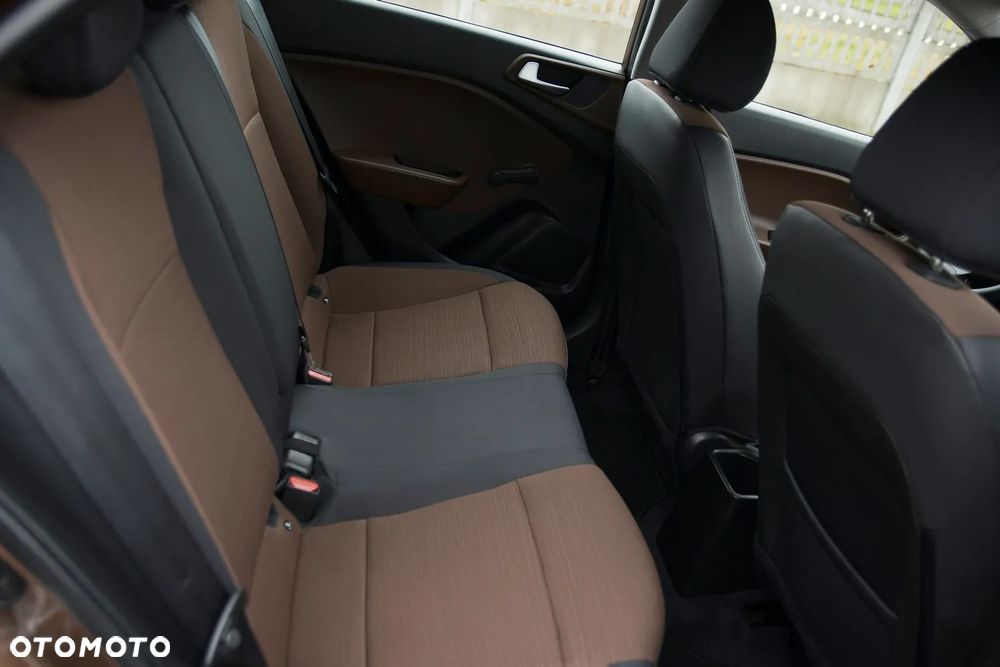 Hyundai i20 blue 1.2 YES Silver - 21