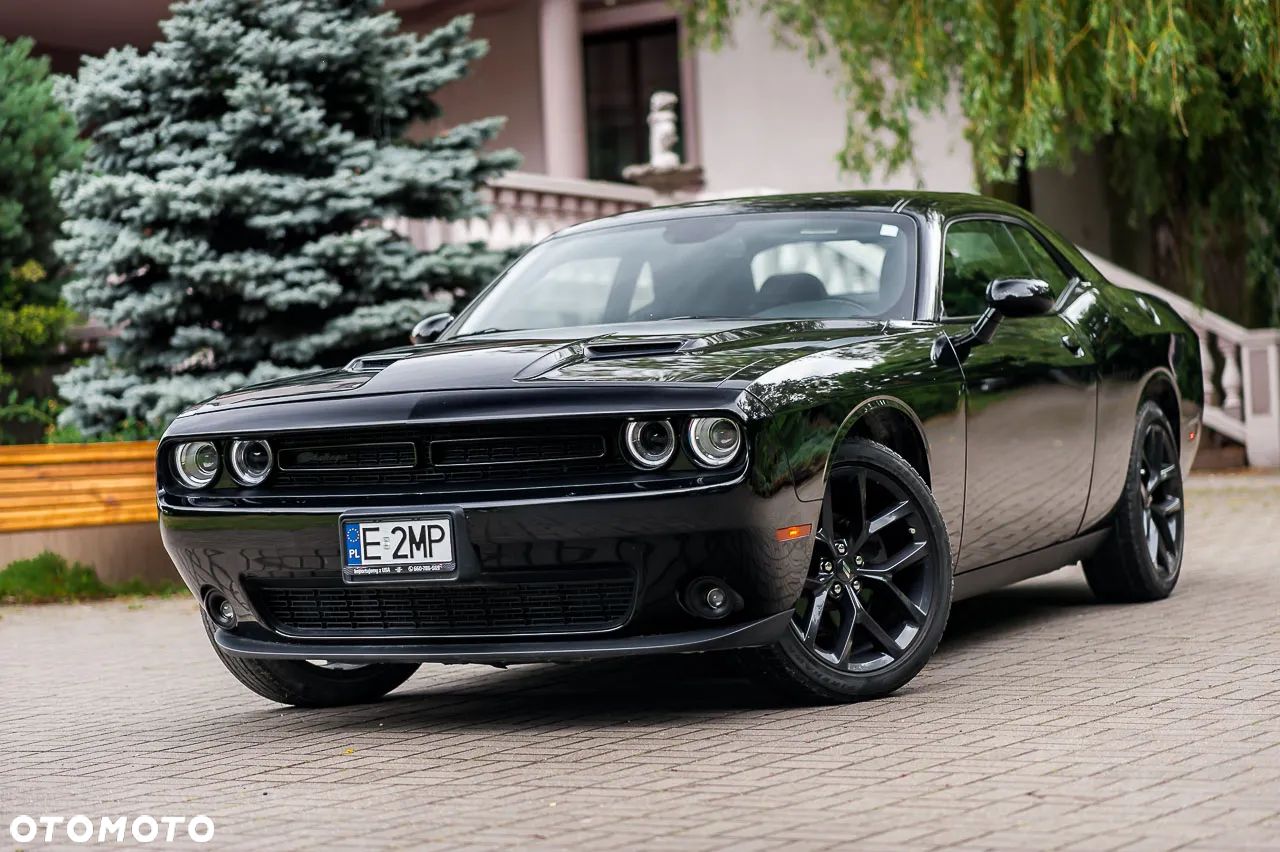 Dodge Challenger - 1