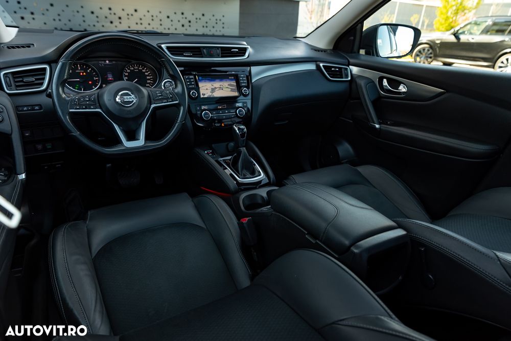 Nissan Qashqai 1.6 DCI Start/Stop X-TRONIC Tekna - 17