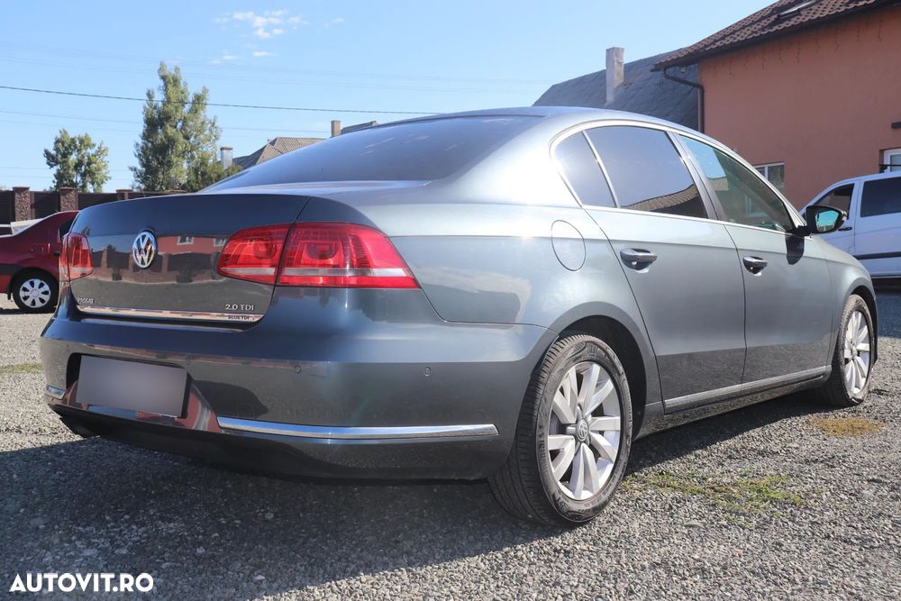 Volkswagen Passat 2.0 TDI DPF Blue TDI DSG Highline - 8