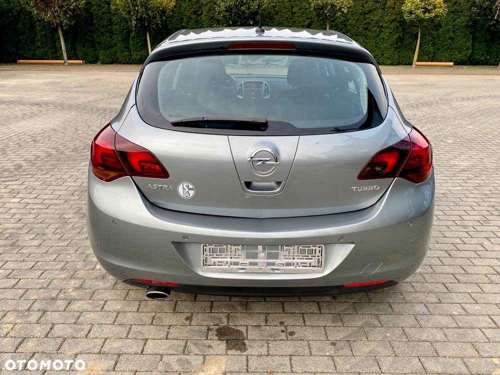 Opel Astra 2010 photo 5