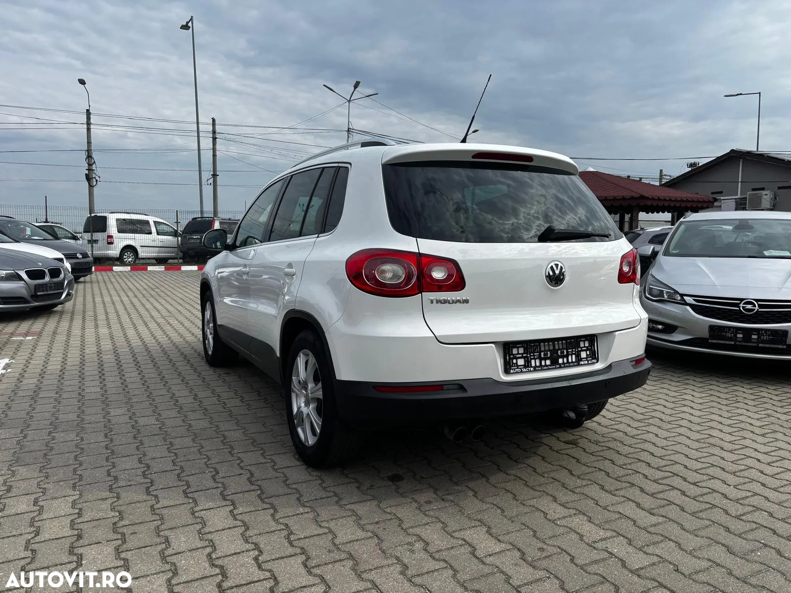 Volkswagen Tiguan - 4