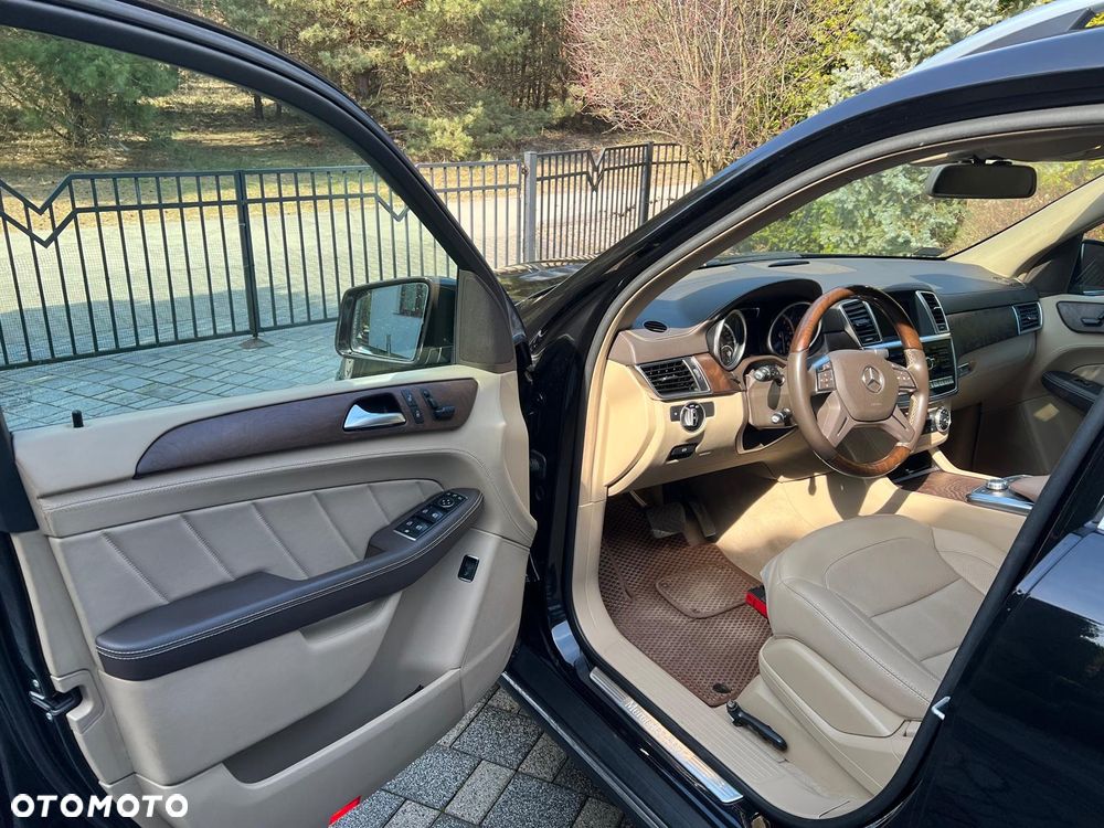 Mercedes-Benz GL 350 BlueTec 4-Matic - 12