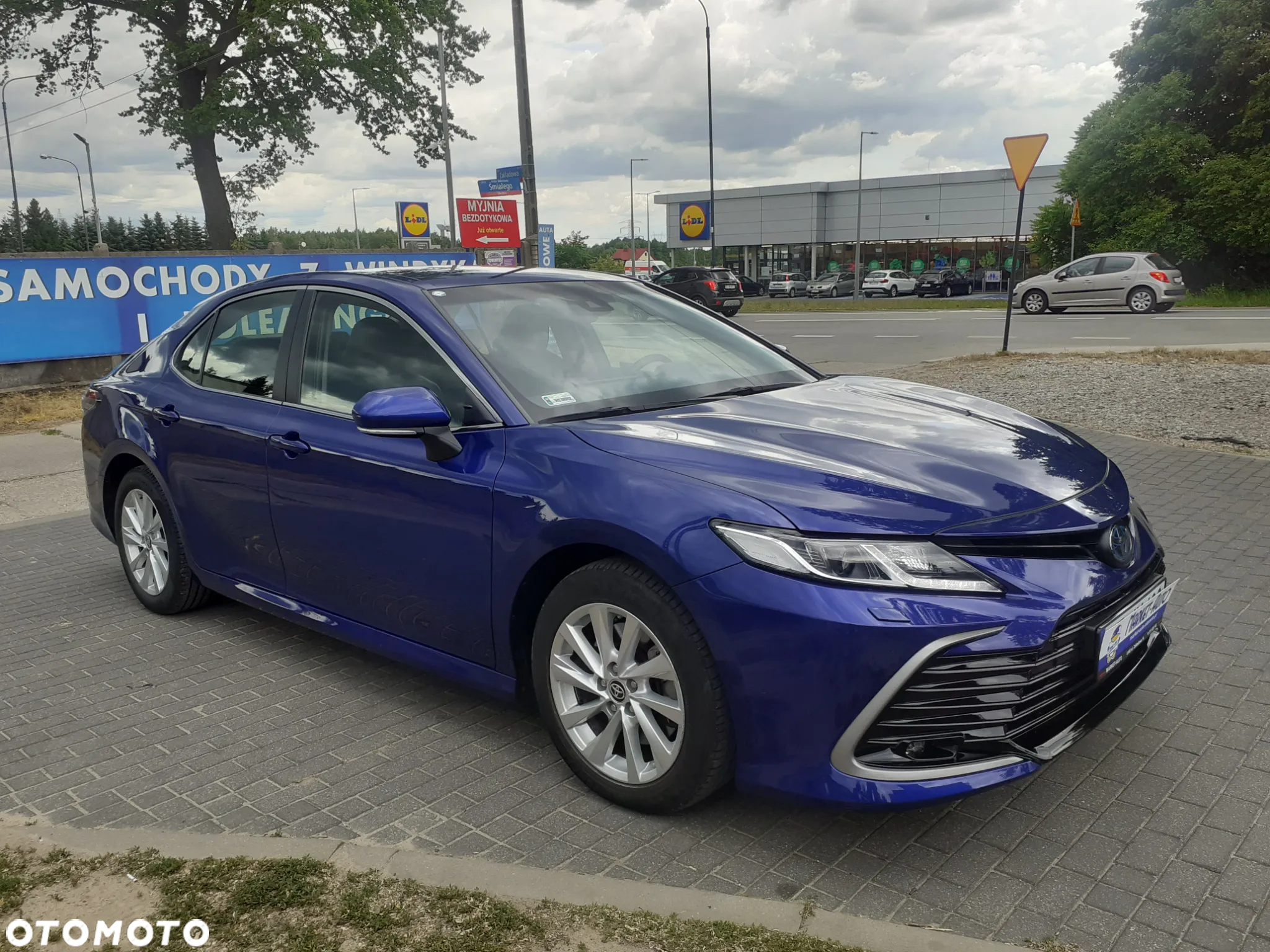 Toyota Camry - 8
