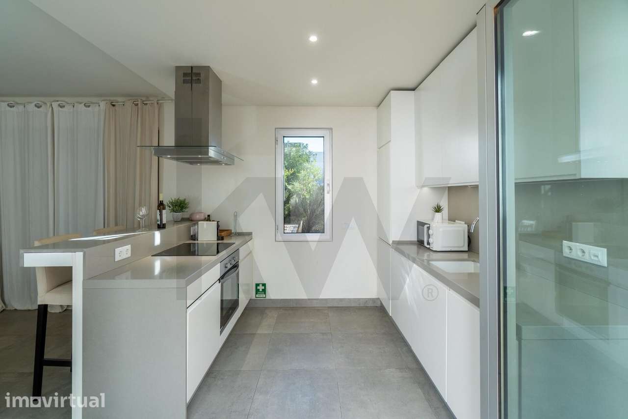 Moradia T3 com piscina e jardim privado em Vilamoura - Grande imagem: 4/40